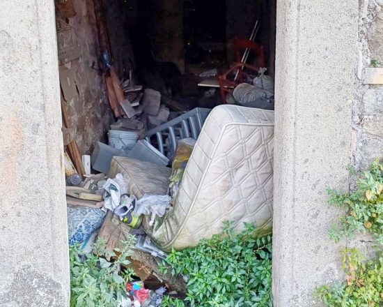 Viterbo - Discarica a cielo aperto in via Caprarecce