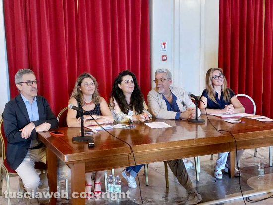 Presentazione della stagione teatrale dell'Unione: Luca Fornari, amministratore delegato di Atcl, Rosanna Giliberto, assessora alle politiche sociali e all'educazione, Chiara Frontini, Alfonso Antoniozzi, Isabella Di Cola, direttrice artistica di Atcl