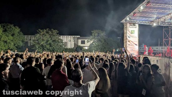 Viterbo - Il dj set di Kid Yugi "spacca" alla fiera