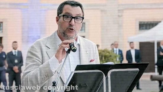 Civitavecchia - Celebrati i 160 anni della guardia costiera - Il ministro Salvini