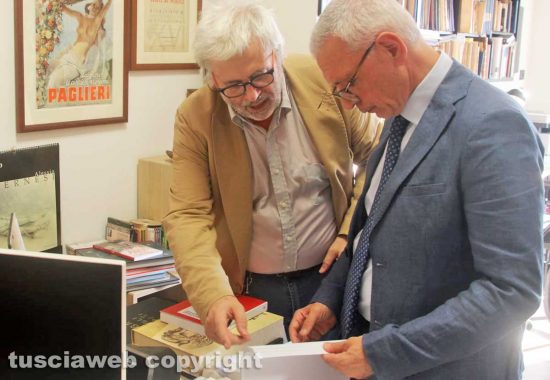 Il nuovo prefetto di Viterbo, Sergio Pomponio, in visita alla sede di Tusciaweb con il direttore Carlo Galeotti
