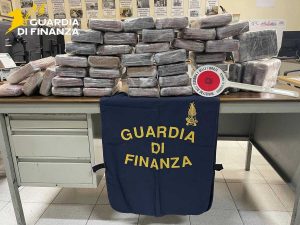 Civitavecchia - Guardia di finanza - Sequestrati 50 chili di cocaina