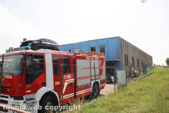 Montefiascone - Incendio in un'autodemolizioni a "Pian di Monetto"
