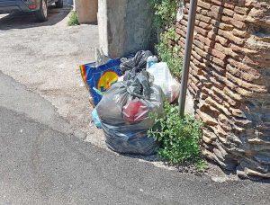 Caprarola - Rifiuti abbandonati
