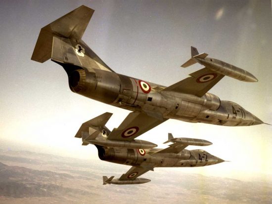 Due F-104 in volo