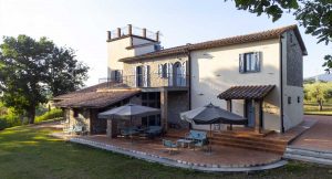 Il centro Verdeluce situato nella campagna di Montecchio nella Tuscia umbra