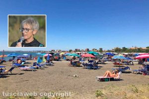 Una spiaggia al lido di Tarquinia - Nel riquadro Marzia Marzoli