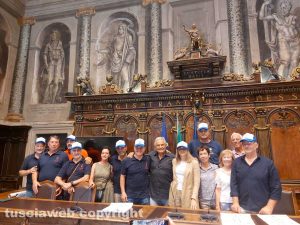 Viterbo - La presentazione di A cena insieme... in piazza