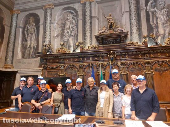 Viterbo - La presentazione di A cena insieme... in piazza