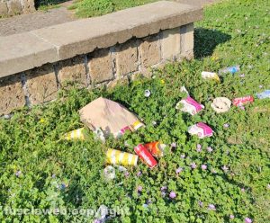 Vetralla - Immondizia al Giardino della poesia
