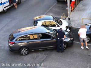 Viterbo - Scontro in via Monte Bianco - Sul posto la polizia locale