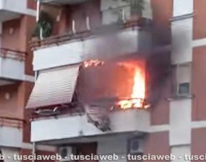 Civita Castellana - Appartamento in fiamme in via Berlinguer