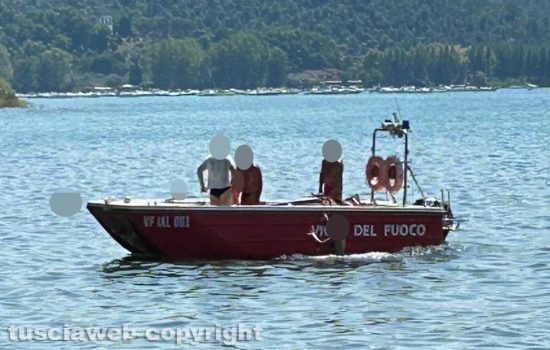 Montefiascone - Vigili del fuoco mettono in salvo madre e figlia