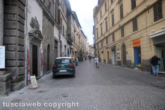 Viterbo - Ferragosto - Il "cauto risveglio" del Ferragosto nel pomeriggio - Corso Italia