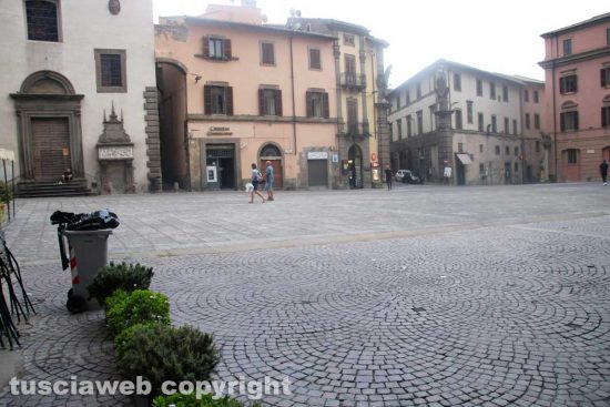Viterbo - Ferragosto - Il "cauto risveglio" del Ferragosto nel pomeriggio - Piazza del Comune
