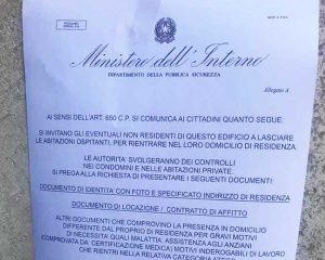 Civitavecchia - avvisi falsi del ministero degli Interni affissi dentro i portoni