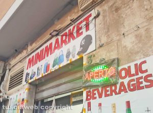 Civitavecchia - minimarket in centro