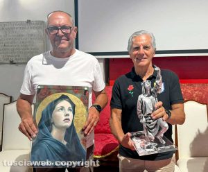 Viterbo - Santa Rosa - Le opere destinate ai vincitori della seconda edizione del premio Il Ciuffo e la Rosa d'oro e d'argento