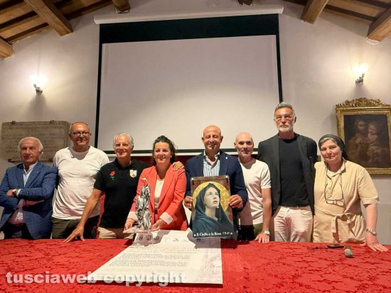 Viterbo - Santa Rosa - La presentazione delle opere destinate ai vincitori della seconda edizione del premio Il Ciuffo e la Rosa d'oro e d'argento