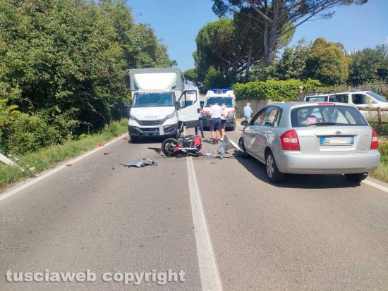 Viterbo - Scontro auto-moto sulla Cimina
