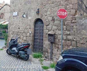 Viterbo - Lo stop a via dei Vecchi