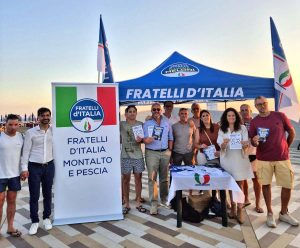 Montalto di Castro - Il gazebo di Fratelli d'Italia