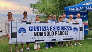 Montefiascone - Il gazebo di Fratelli d'Italia sul lungolago