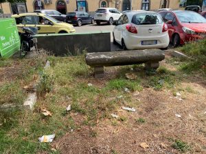 Viterbo - Degrado di fronte alla Biblioteca consorziale