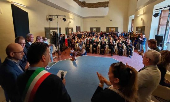 Proceno - La cerimonia per il conferimento della cittadinanza onoraria al carabiniere Antonio Matarazzo
