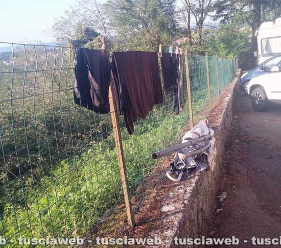 Montefiascone - Vive in una macchina senza nessun aiuto 