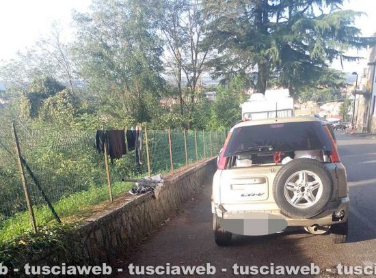 Montefiascone - Vive in una macchina senza nessun aiuto 