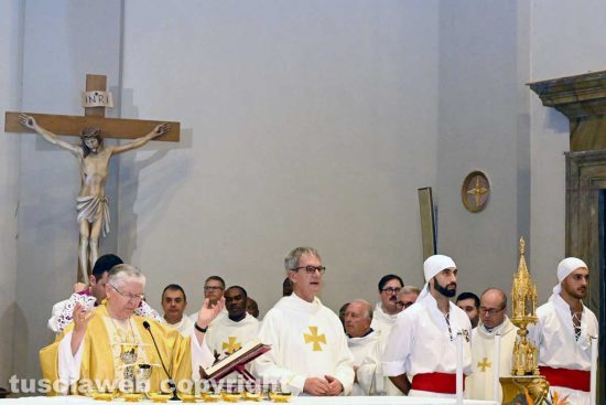 Santa Rosa - La messa solenne - Il vescovo Orazio Francesco Piazza