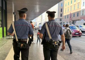 I controlli dei caraI controlli dei carabinieri a Roma Termini binieri a Roma Termini