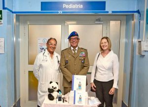 Viterbo - L'aviazione dell'esercito dona un bilirubinometro transcutaneo alla pediatria dell'ospedale Santa Rosa