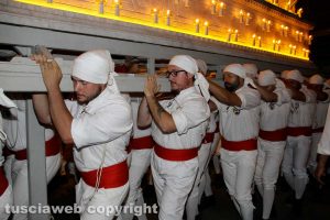 Trasporto della macchina di Santa Rosa - I facchini