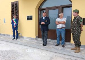 Tarquinia - La erimonia in ricordo dei componenti della FEB - Apposizione della targa