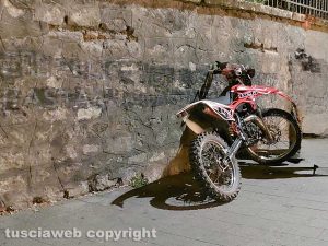 Viterbo - Moto contro auto in via Raniero Capocci