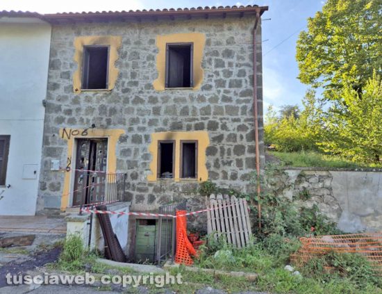 Montefiascone - Appartamento in fiamme