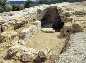 Tarquinia - Scoperta una nuova tomba a camera etrusca nella necropoli dei Monterozzi