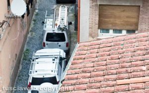 Viterbo - Tecnici Enel al lavoro in via della Casaccia