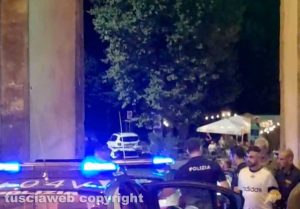 Nuovo blitz della polizia, cinque fermati in un b&b a Montefiascone