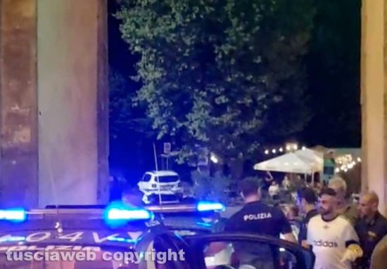 Nuovo blitz della polizia, cinque arresti in un b&b a Montefiascone