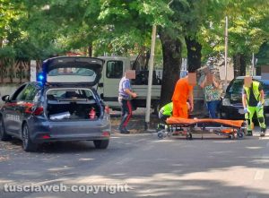 Corchiano - Auto falcia un pedone in via Roma