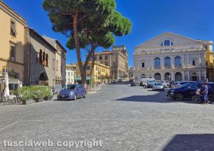 Viterbo - Piazza del Teatro