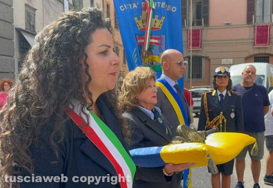 Viterbo - Santa Rosa - La consegna della mazza argentea