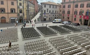 Viterbo - Santa Rosa - Le sedie a piazza del Comune