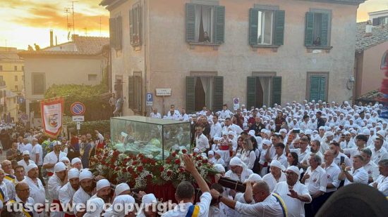 Viterbo - La traslazione del corpo incorrotto di Santa Rosa per le vie della città - Orazio Francesco Piazza 