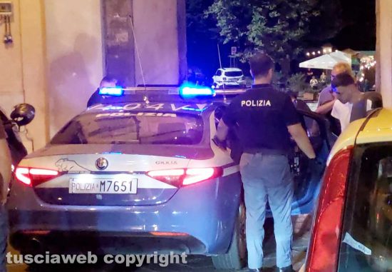 Nuovo blitz della polizia, cinque fermati in un b&b a Montefiascone