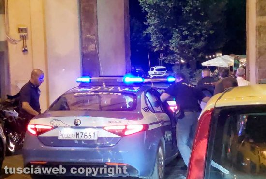 Nuovo blitz della polizia, cinque fermati in un b&b a Montefiascone