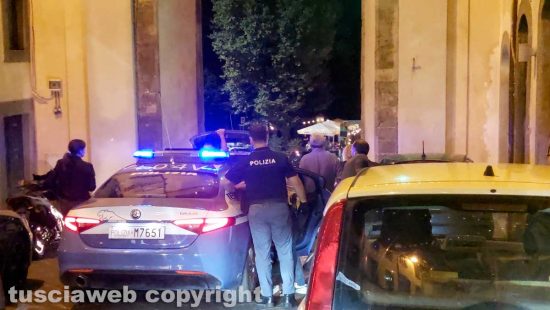 Nuovo blitz della polizia, cinque fermati in un b&b a Montefiascone